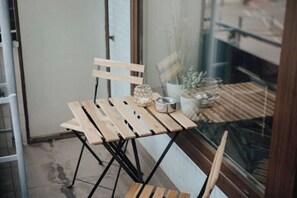 Outdoor dining - Nice 2 room apartment App. for 4 pers. in the center of Hamburg (Hamburg)