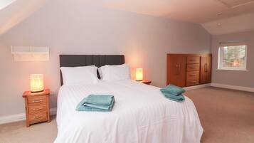 3 bedrooms, individually decorated, individually furnished, free WiFi