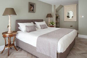 3 Schlafzimmer, individuell dekoriert, individuell eingerichtet