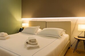 Habitación estándar con 1 cama matrimonial o 2 individuales | Caja de seguridad en la habitación, cunas gratuitas y wifi gratis