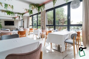 Petit déjeuner buffet compris tous les jours