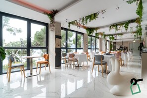 Free daily buffet breakfast - Hotiday Lerici Porto (Lerici)