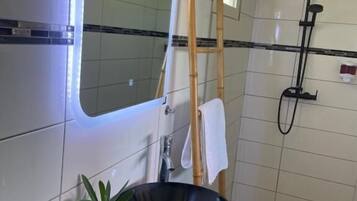 Comfort Apartment, Sea View | Bathroom