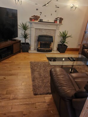 Dormitorio compartido, 2 habitaciones, para fumadores | Sala de estar