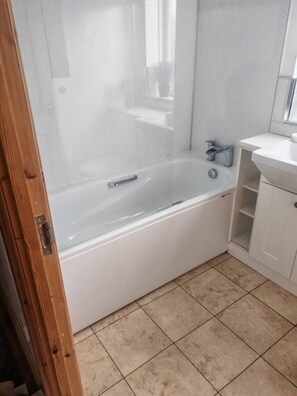 Dormitorio compartido, 2 habitaciones, para fumadores | Baño