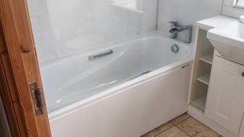 Shared Dormitory, 2 Bedrooms, Smoking | Bathroom
