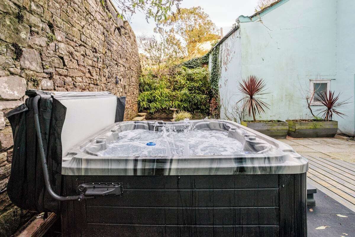 Bain à remous extérieur