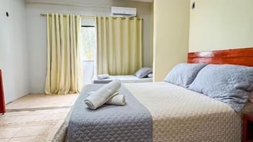 Quarto quádruplo, vista para o lago | Wi-Fi de cortesia