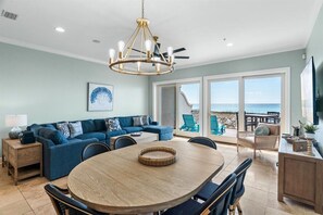 Smart TV, DVD player, table football - New Listing! Amazing Gulf Front Home, Stunning Waterfront Views! (Navarre)