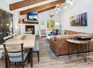 Living area - Après Haus: 2BD/2BA w/ Pool, Hot Tubs, Sauna & Free Vail + BC Shuttle (Avon)