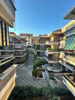 Property grounds - 5 minutes from St. Peter's Square - spacious and comfortable (Roma)