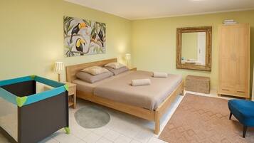 Bügeleisen/Bügelbrett, WLAN, Bettwäsche