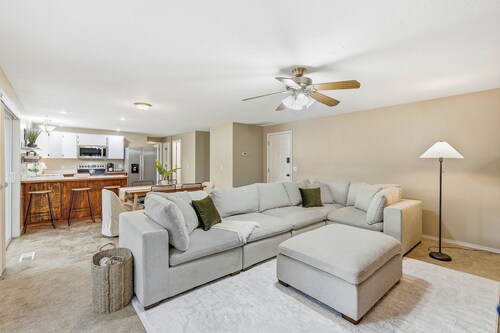 The Gathering Place - Kennewick 6 Bedroom Home