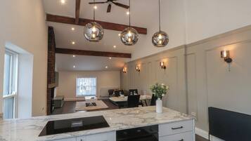 Dishwasher, cookware/dishes/utensils