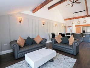 Cottage | Living area - The Penthouse at 86 (Rossendale)