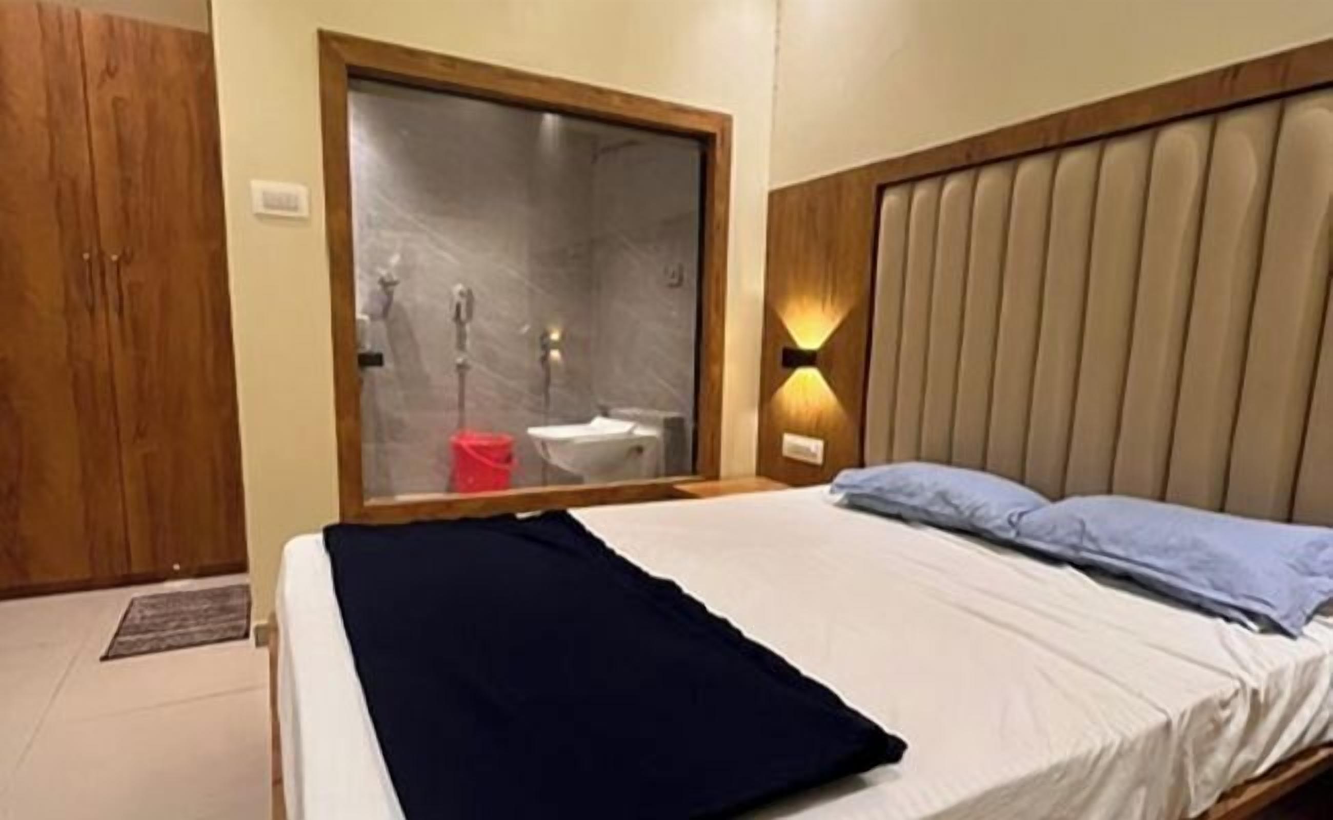 Deluxe Double Room | Free WiFi