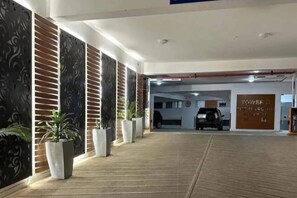 Property grounds - Ishi Nairobi Modern Business Apartment (Nairobi)