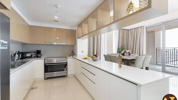 Luxury Apartment, Balcony, Canal View | Private kitchen | Full-size fridge, microwave, oven, stovetop