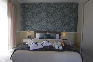 Firemannsrom – deluxe, hageutsikt | Skrivebord for bærbar PC og wi-fi (inkludert)