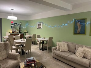 27-inch LED TV with cable channels - B&B Maison de Charme (Pompei)