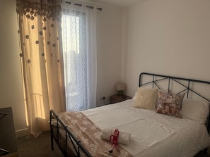 Shared Dormitory, 1 Bedroom, Smoking, Balcony - Room-double Room Suit With Balcony (Bournemouth)