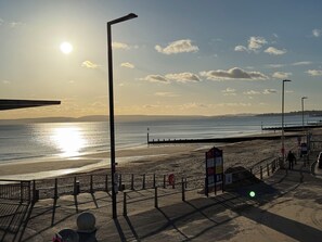 Shared Dormitory, 1 Bedroom, Smoking | Beach - Room-seabreeze Suits Bournemouth Boscomb (Bournemouth)