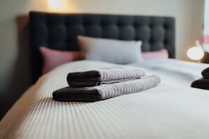 Iron/ironing board, WiFi, bed sheets - Central 1-room apartment App. 2p. / 7 min. to main station (Hamburg)