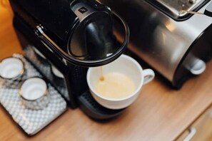 Coffee and/or coffee maker - Central 1-room apartment App. 2p. / 7 min. to main station (Hamburg)