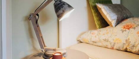 BĂŒgeleisen/BĂŒgelbrett, WLAN, BettwĂ€sche