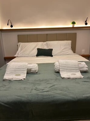 3 makuuhuonetta, silitysrauta/-lauta, Wi-Fi, vuodevaatteet