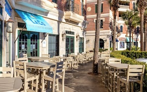 Outdoor dining - Sunset Oasis on 30A+ Private Beach, Trendy & Bikes (Rosemary Beach)