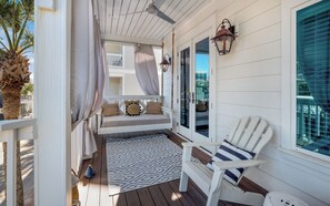 Terrace/patio - Gated Community - Pool, Beach, Covered Parking, & Bikes (Santa Rosa Beach)