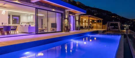 Luxury Villa, 3 Bedrooms, Ocean View | Terrace/patio