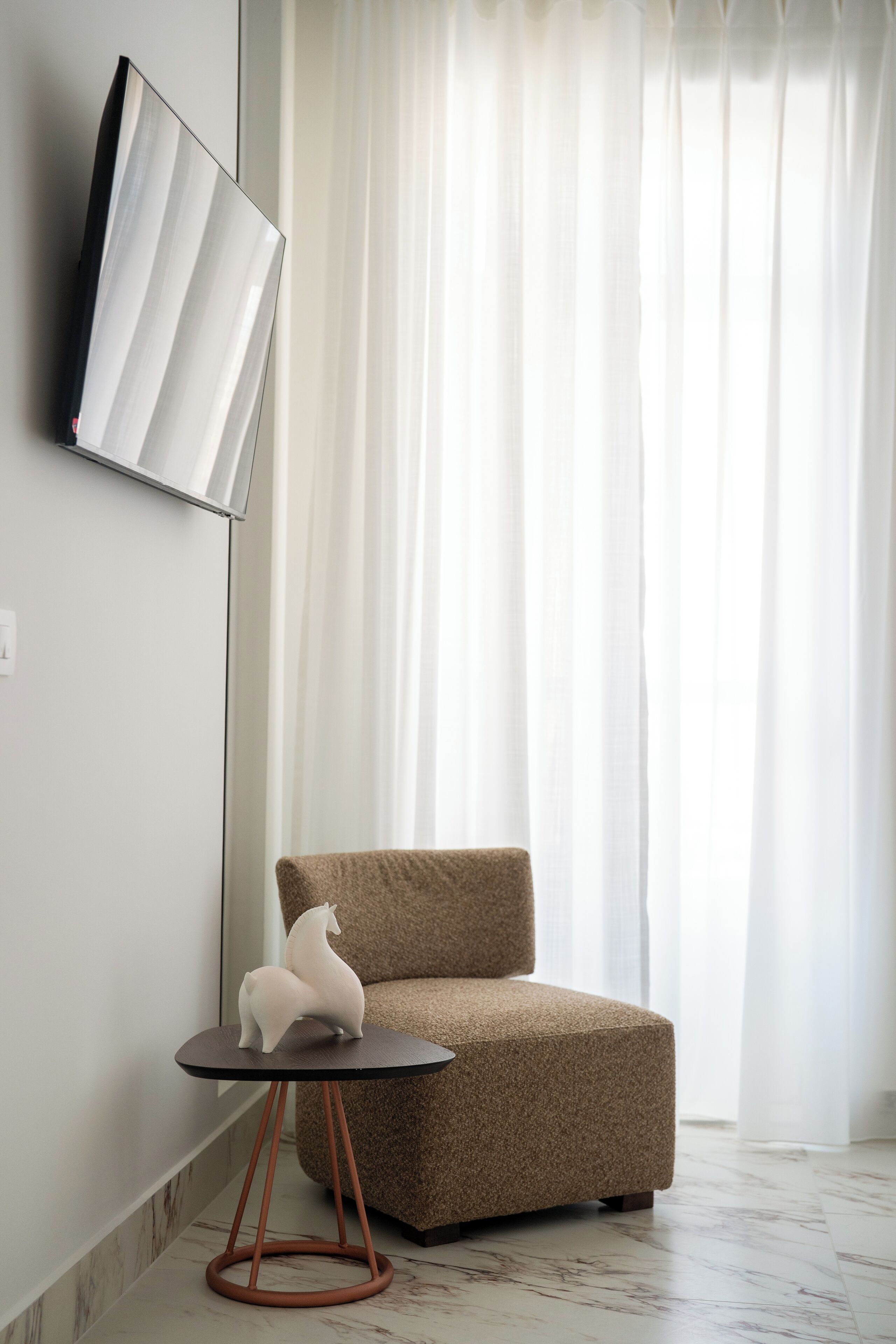 Phòng Suite dành cho gia đình, quang cảnh thành phố | Két bảo mật tại phòng, khu vực làm việc phù hợp cho laptop 