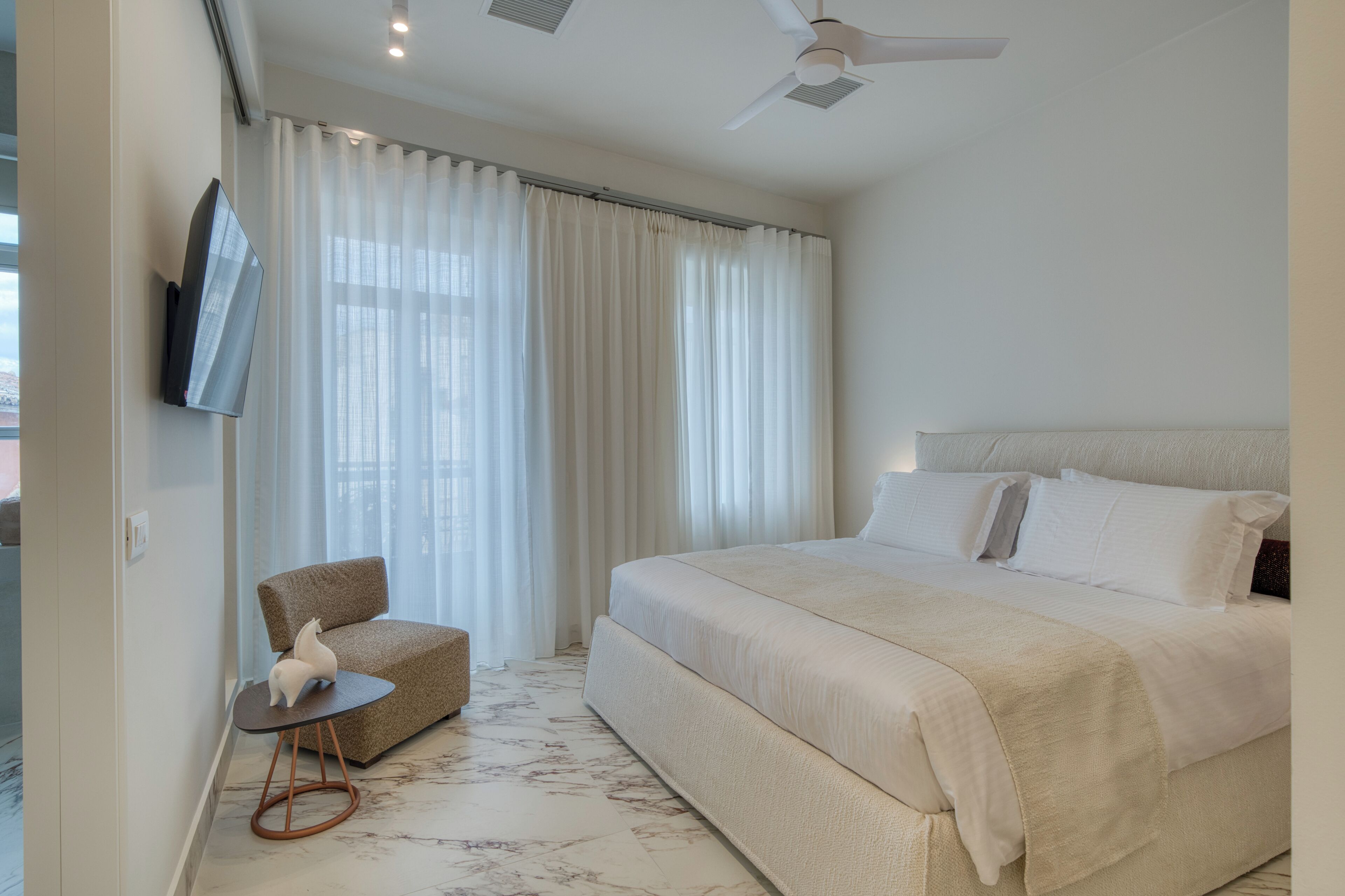 In-room safe, laptop workspace, blackout curtains, soundproofing