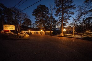 المنشأة من الخارج