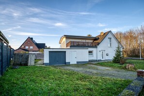 Exterior - Holiday Home 'Haus Primavera' with Shared Terrace, Private Garden and Wi-Fi (Bad Bentheim)