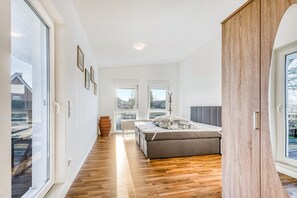 Bügeleisen/Bügelbrett, WLAN, Bettwäsche