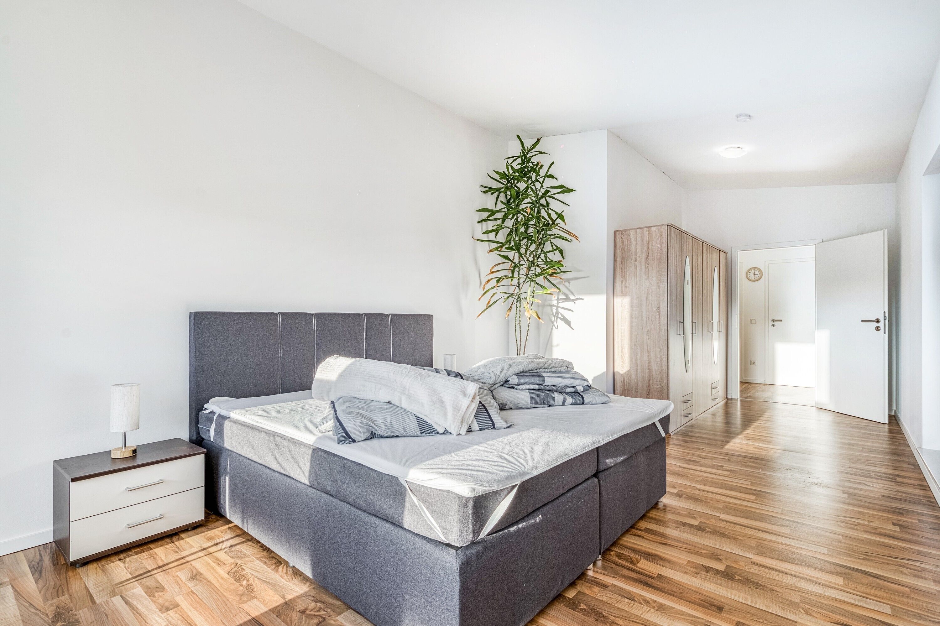 Bügeleisen/Bügelbrett, WLAN, Bettwäsche