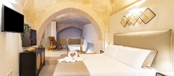 GuestHost - White Stones