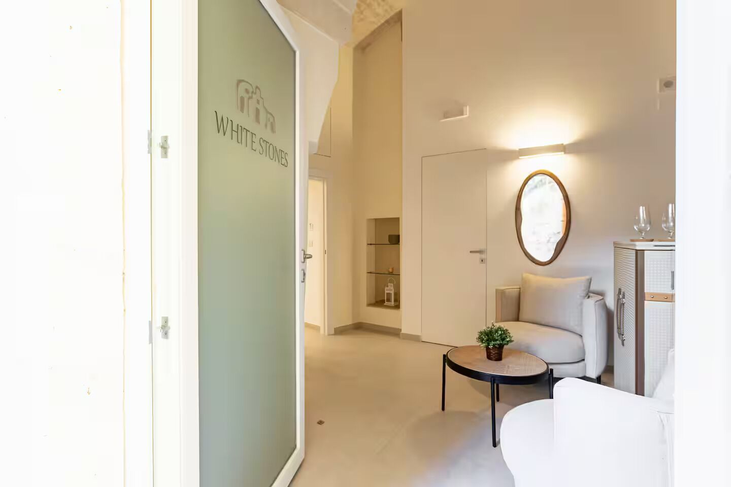 Room, 1 Double Bed | Living area