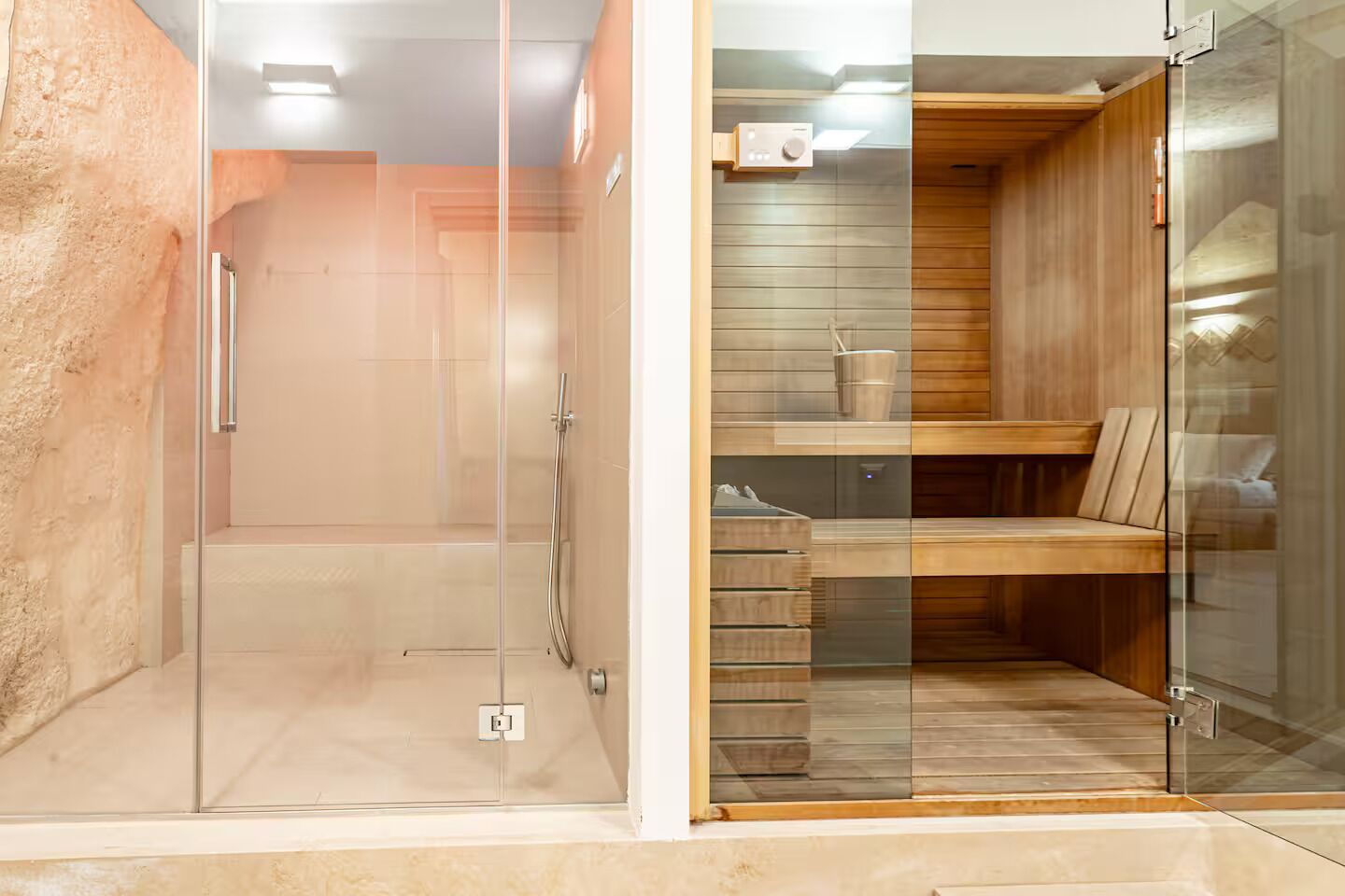 Habitación, 1 cama matrimonial | Baño | Secadora de cabello, toallas, papel de baño 