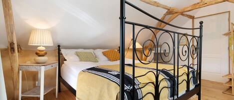 2 chambres, fer et planche Ă repasser, Wi-Fi, draps fournis