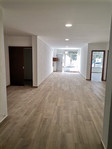 Holiday Home 'Casa Rainha Santa' with Wi-Fi and Air Conditioning