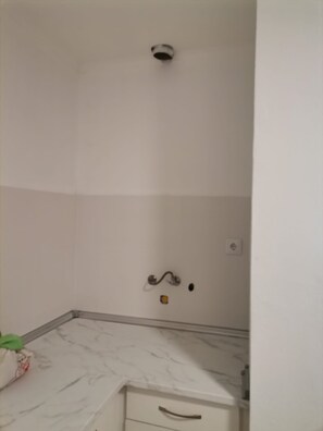 Bathroom - Holiday Home 'Casa Rainha Santa' with Wi-Fi and Air Conditioning (Estremoz)