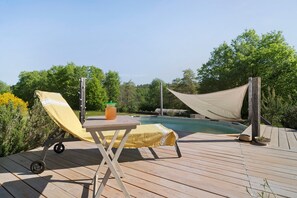 Pool - Bed and Breakfast 'Les Orchidées - Chambre' with Shared Pool, Private Terrace and Wi-Fi (Savignac de Miremont)