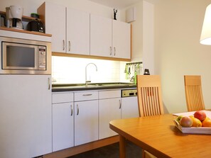 Kühlschrank, Ofen, Herdplatte, Geschirrspüler