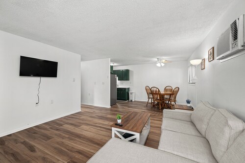 Enjoyable 1-bedroom apartment with AC in charming Le Claire