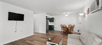 Enjoyable 1-bedroom apartment with AC in charming Le Claire