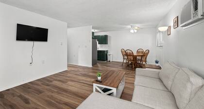 Enjoyable 1-bedroom apartment with AC in charming Le Claire